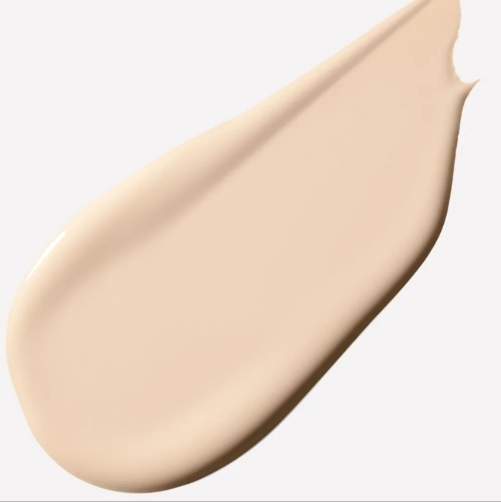 MAC NC5 Studio Radiance 24HR Luminous Lift Concealer